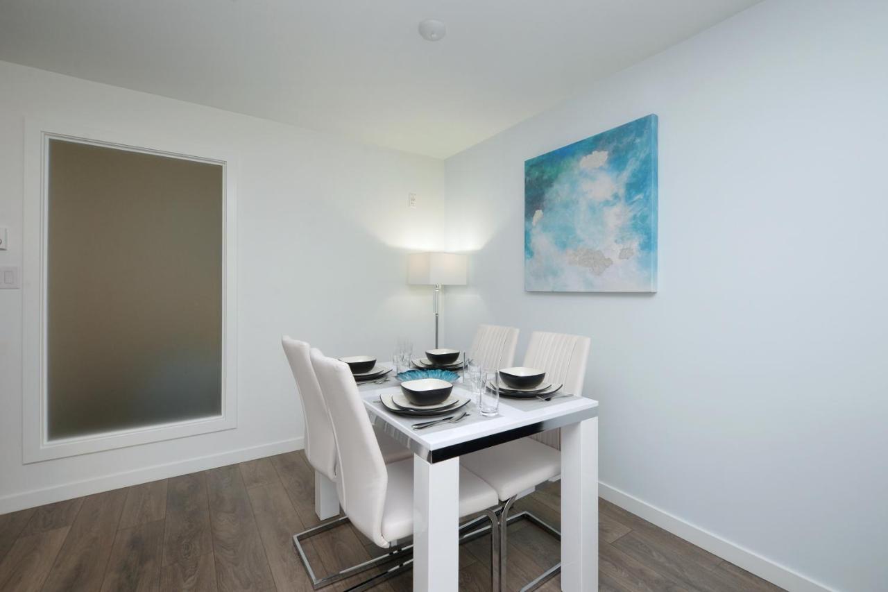 Gorgeous Old Town Condo With Patio And Parking! ビクトリア エクステリア 写真