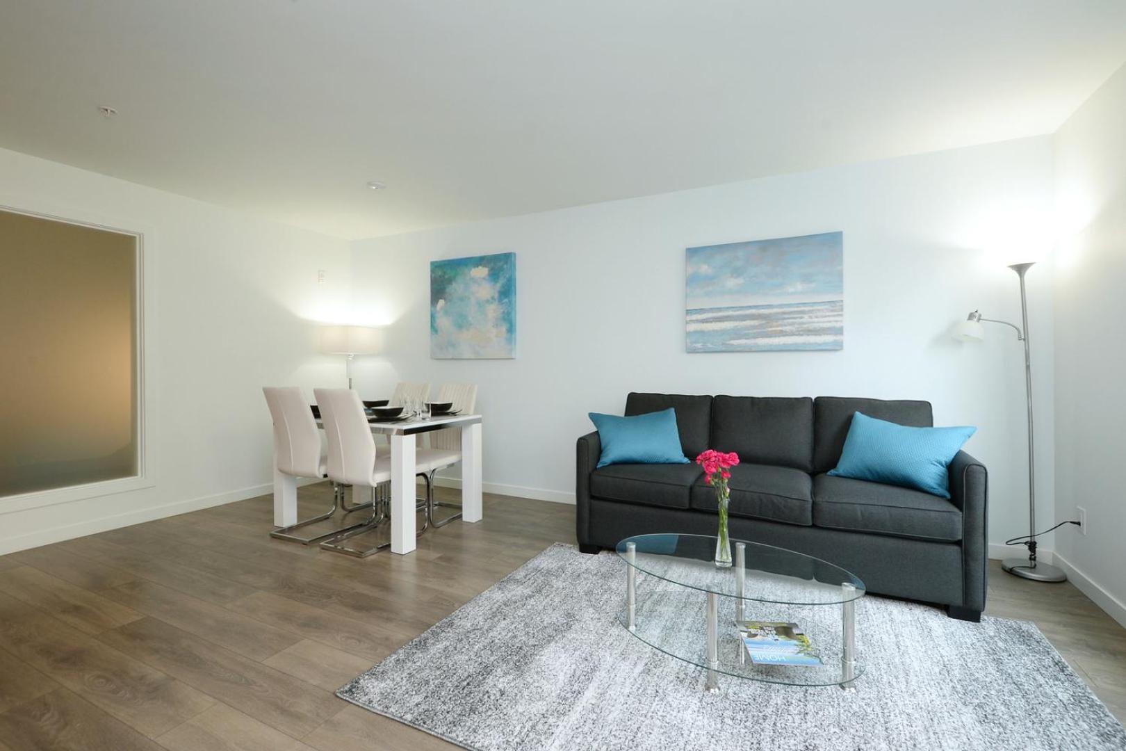 Gorgeous Old Town Condo With Patio And Parking! ビクトリア エクステリア 写真