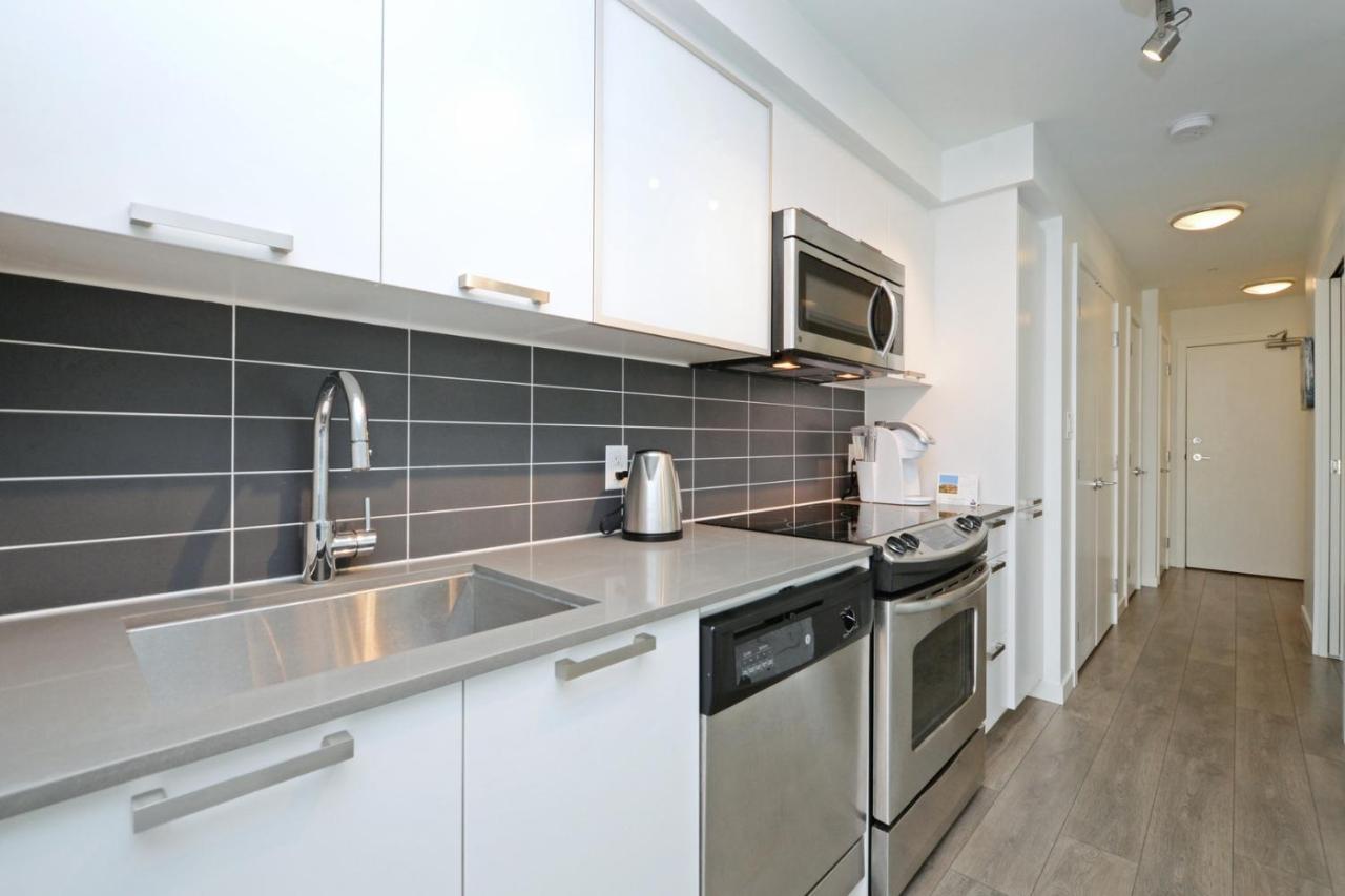 Gorgeous Old Town Condo With Patio And Parking! ビクトリア エクステリア 写真